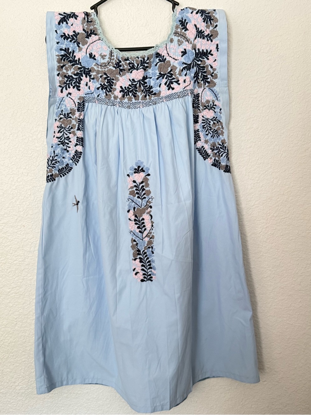 Mi Golondrina Mexico Embroidered Sleeveless Blue Shift dress Women’s-Large
